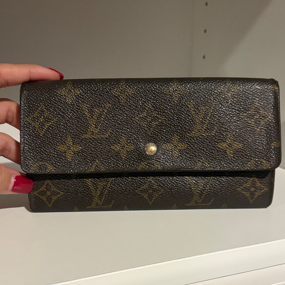 Louis Vuitton Sarah Wallet